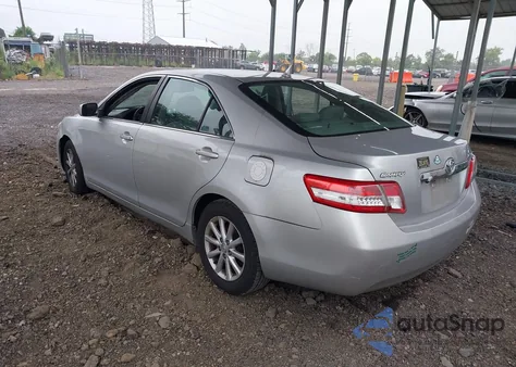 2011 Toyota Camry Xle z USA, uszkodzony, nr VIN 4T1BF3EK2BU196856